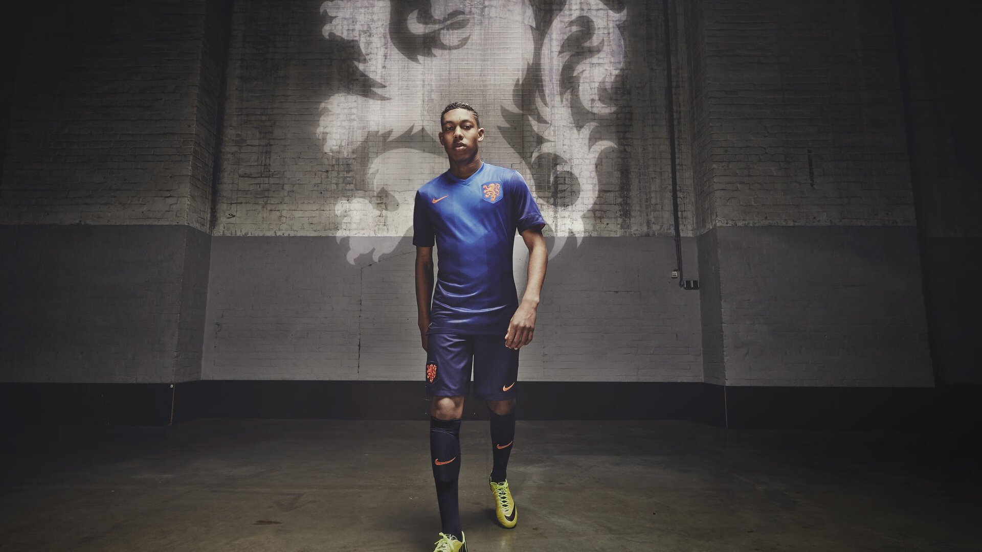 健美比赛：雕塑般躯体展示无尽活力，健美健身比赛