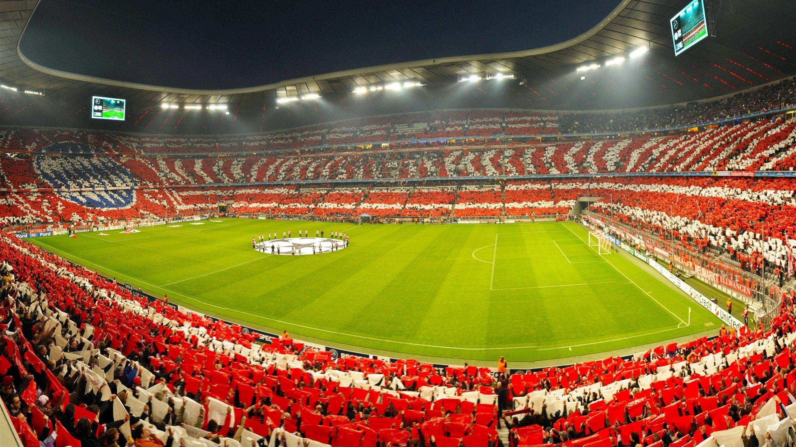 开云体育官网下载安装-足球比赛中智能设备应用日益普及，提升观赛体验，足球训练智能设备